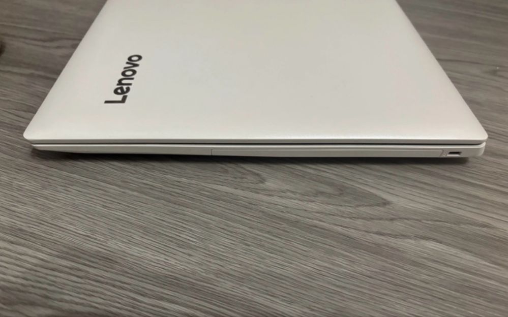 Portátil lenovo Ideapad 320-15AST