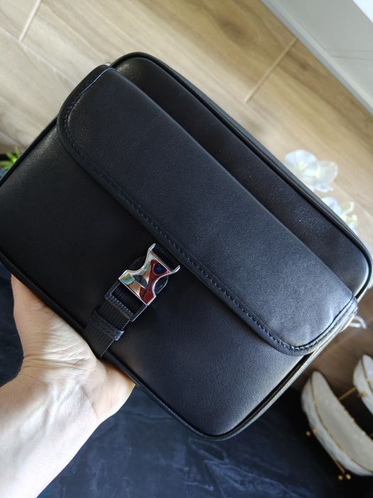 Elegancka saszetka czarna męska pojemna skóra naturalna