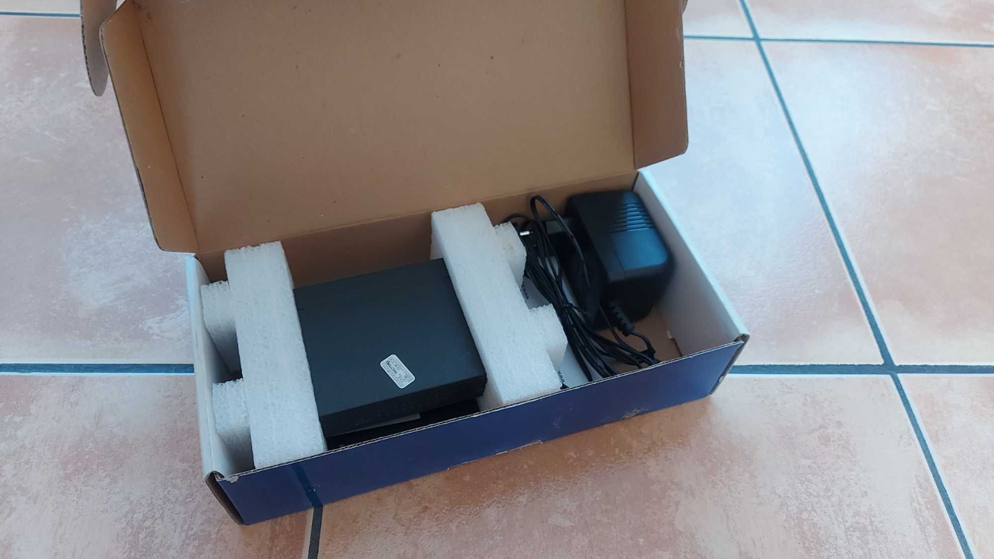 Switch Ethernet 10/100Mbps 8 portowy Planet