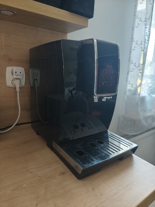 Ekspres ciśnieniowy DeLonghi Dinamica