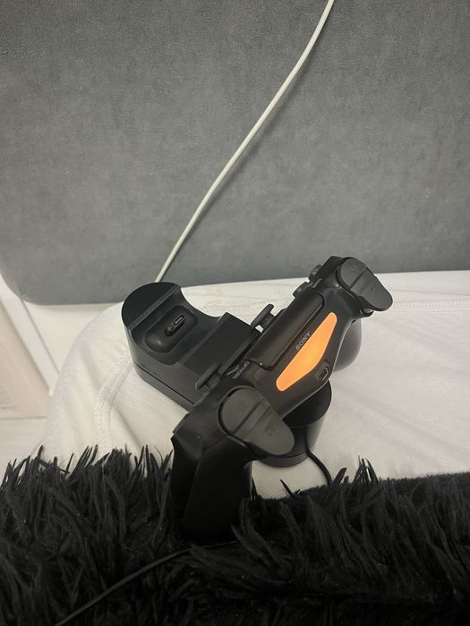 Без дротова зарядка ps4 оригінал