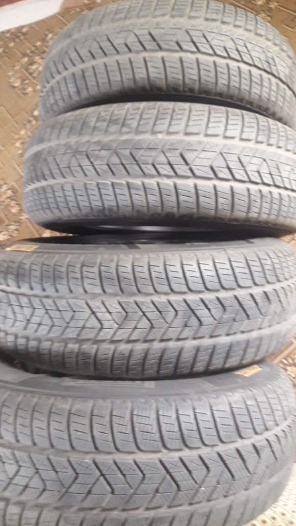 Продам дискі з резиною зима 235,65,р17.   5×114,3