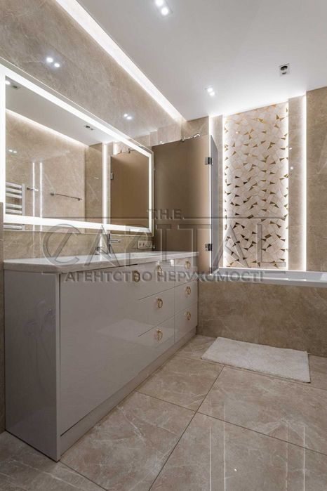 Дизайнерська 3-кімнатна квартира 120 м² з ремонтом в ЖК «Поділ Град»