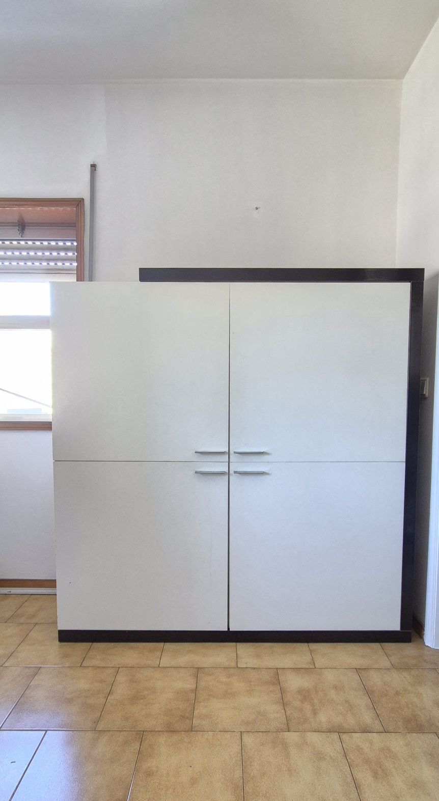 Armário de 4 portas à venda