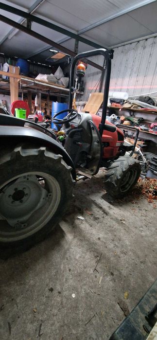 Trator semi novo