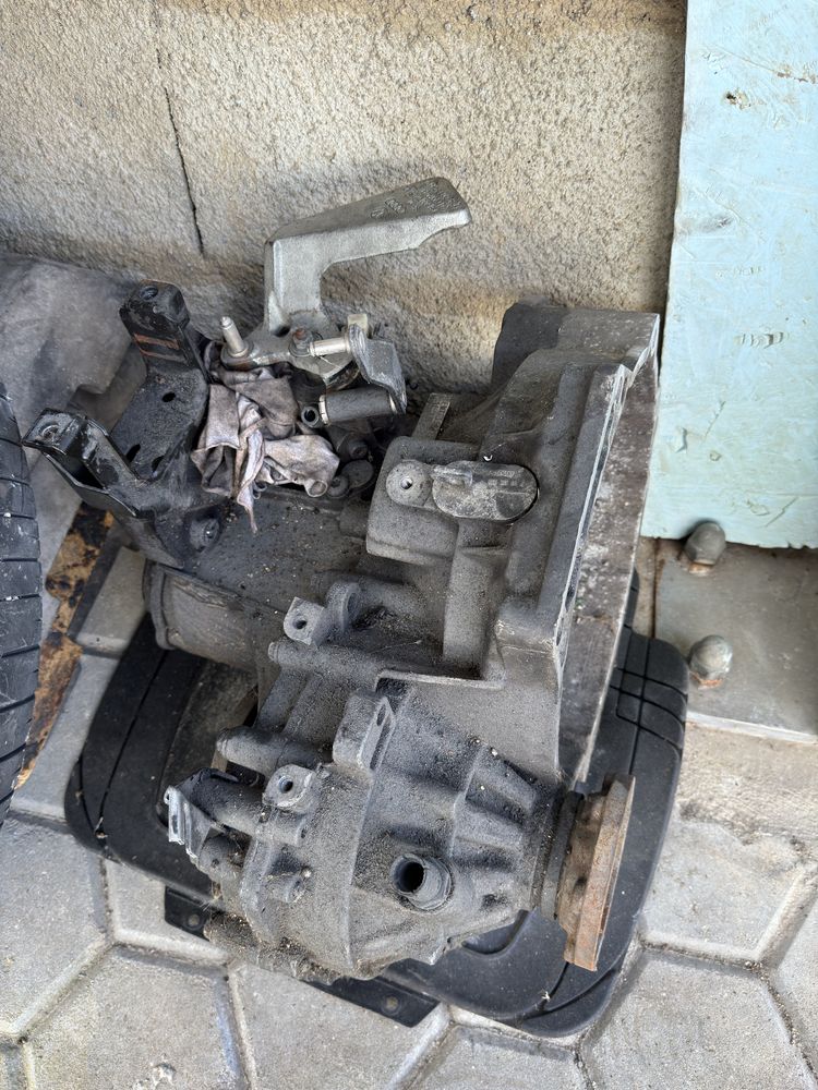 Caixas 5 Velocidades EWT (6L) e Porta Tras Esq VW Golf 4