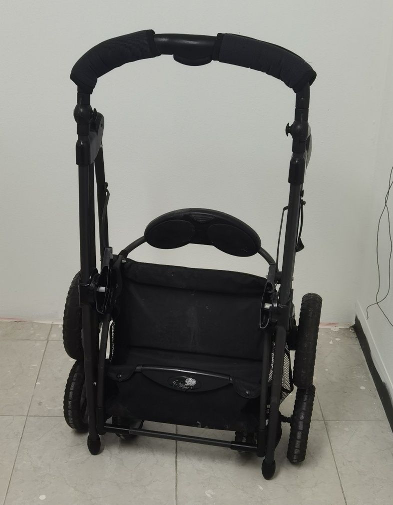 Carrinho de Bebé Ovo com maleta