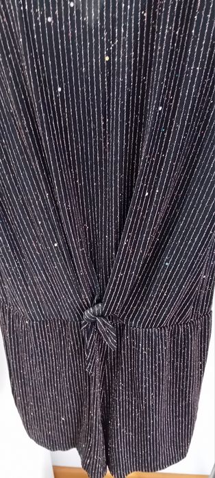 Vendo varios vestidos de menina.12.13 14.anos