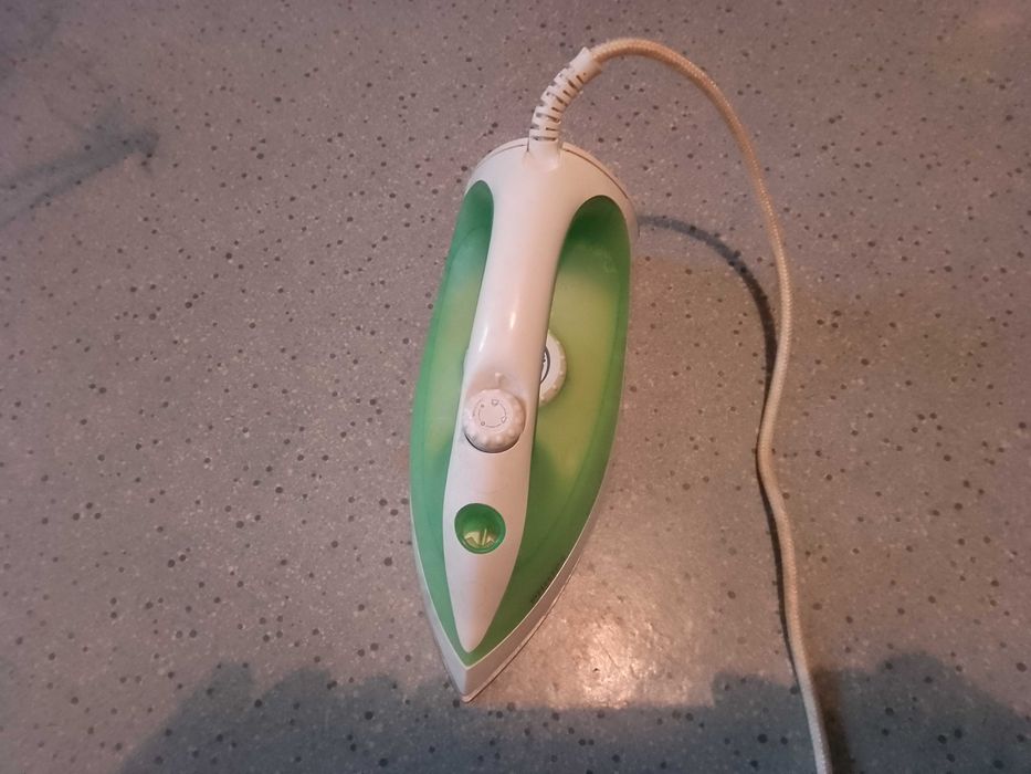 Продается утюг гладильный