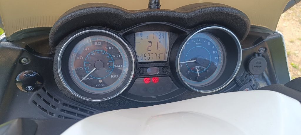 Piaggio x Evo 125