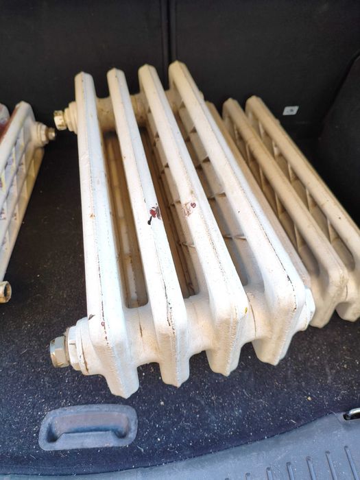 Grzejniki żeliwne żeberkowe, używane, w pełni sprawne