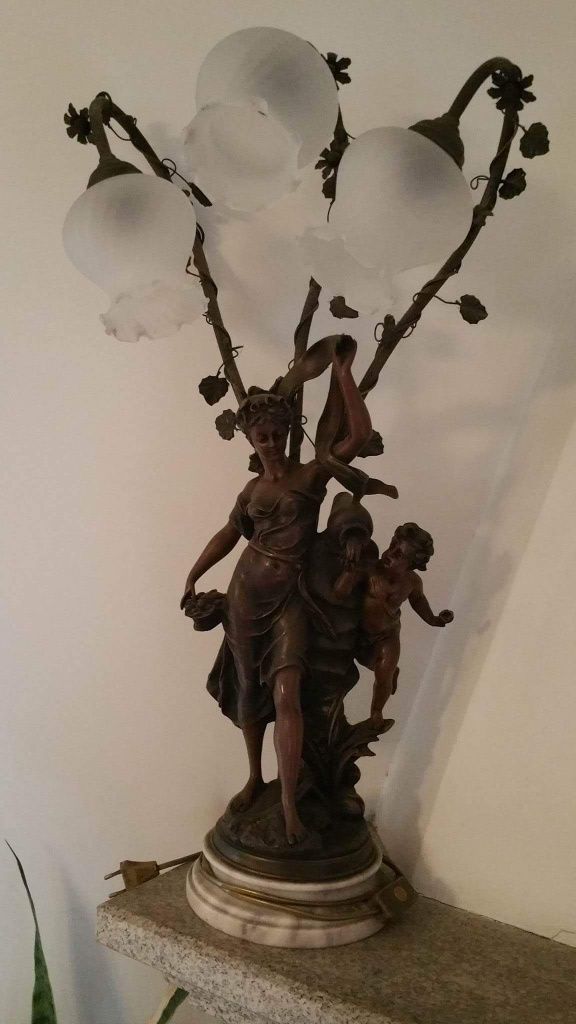 Estátua candeeiro