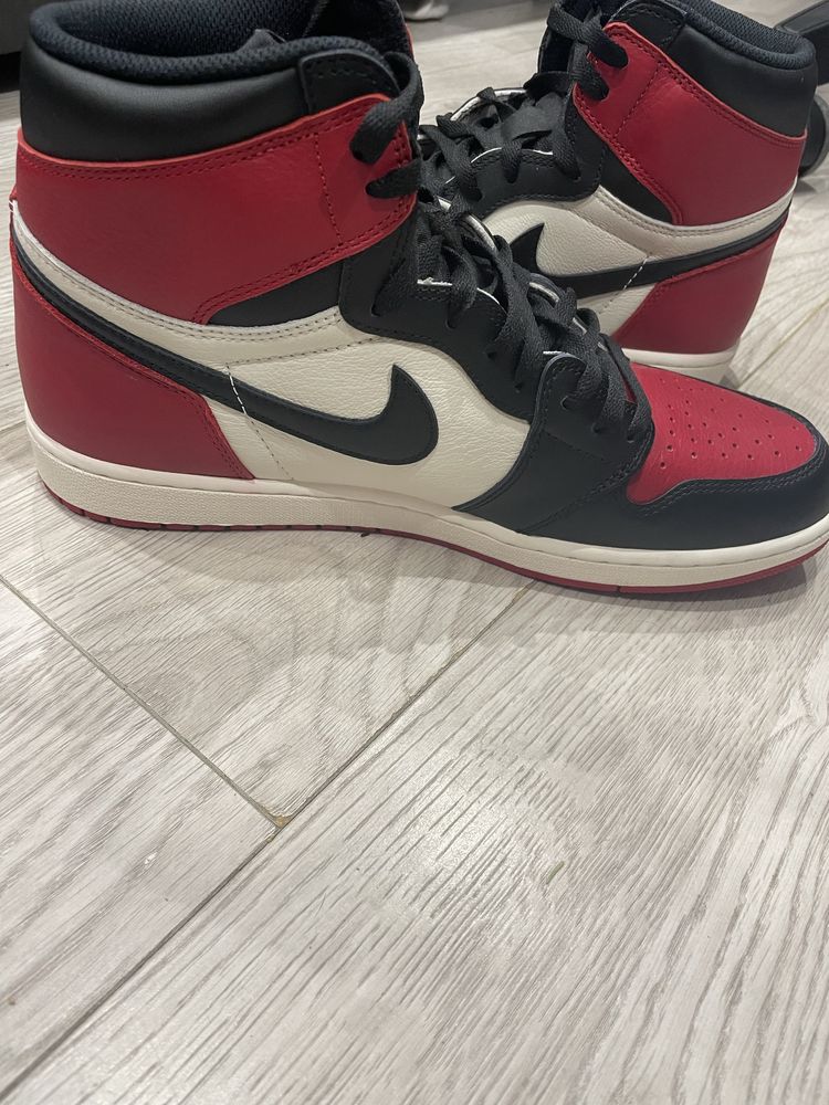 Nike Air Jordan 1 High Bred Toe