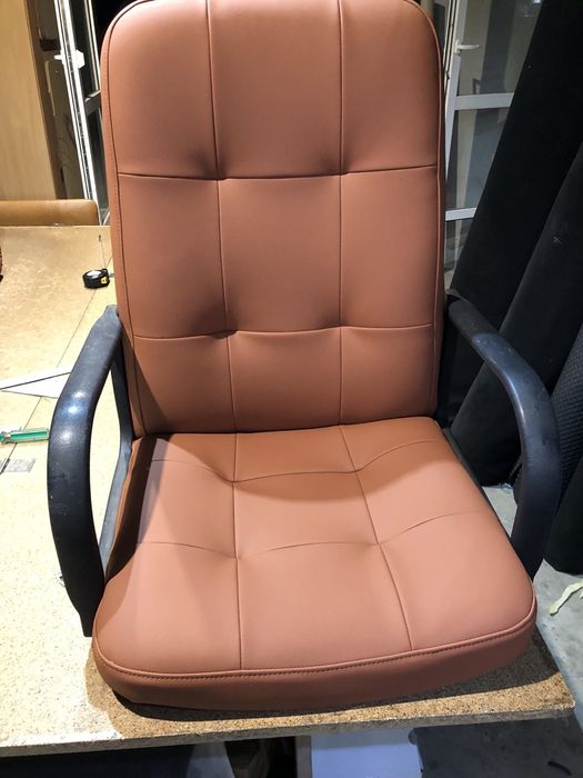 Перетяжка, ремонт компютерних офісних крісел