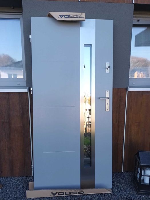 Drzwi zewnetrzne 90 cm  z demontażu