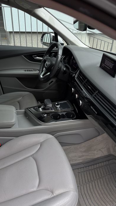 Audi q7 2017 premium plus