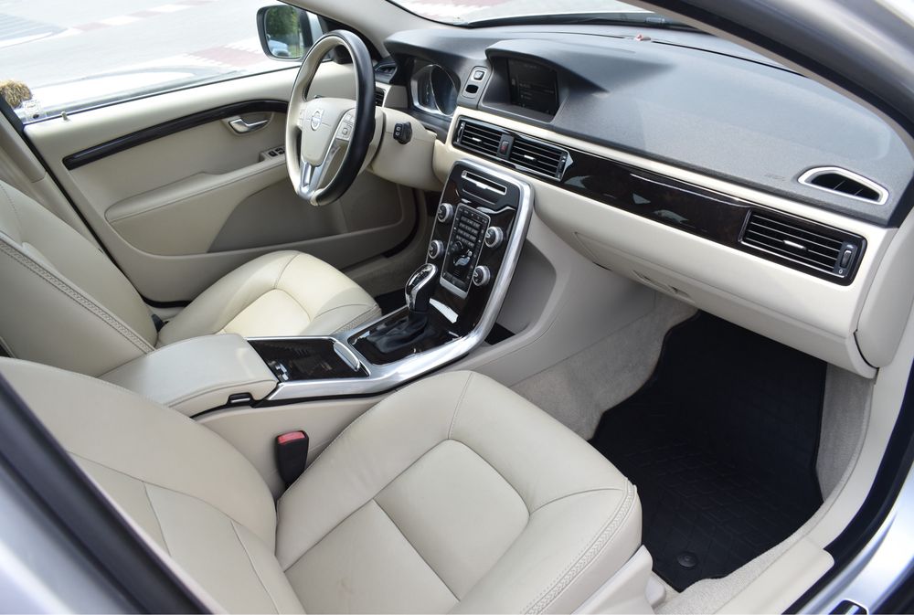 Volvo  xc70  2016