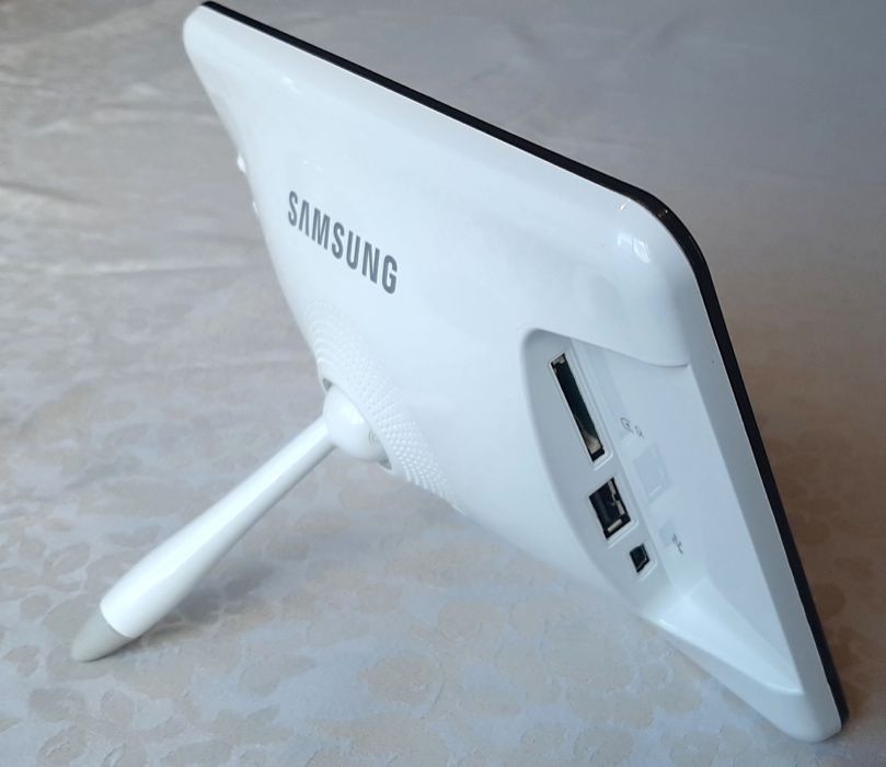 SAMSUNG Moldura Digital SPF-71ES