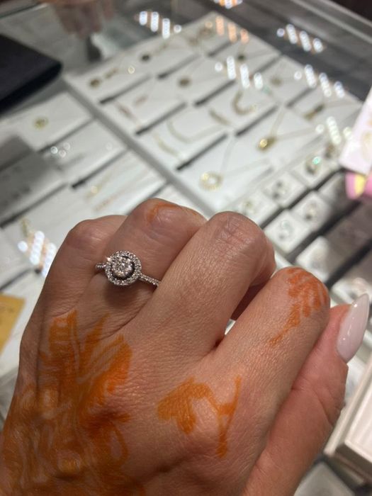 Solitario em ouro braco e diamantes