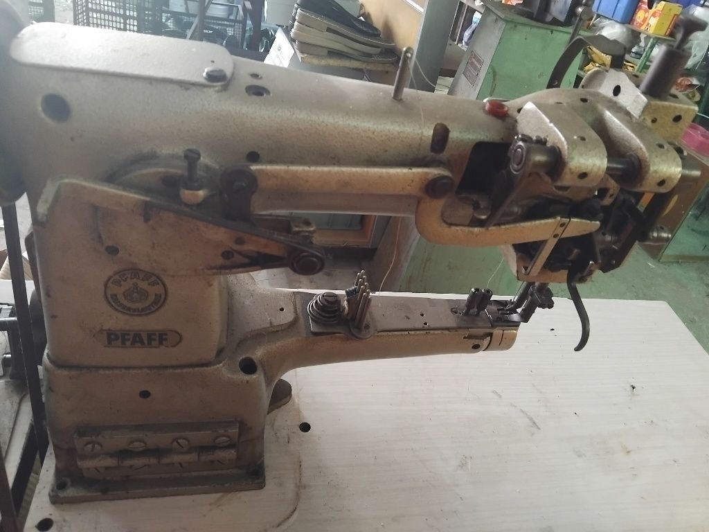Máquina de avibar PFAFF