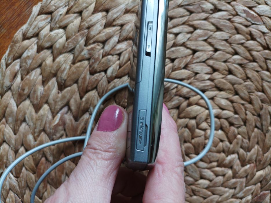 Samsung J 700 stary telefon