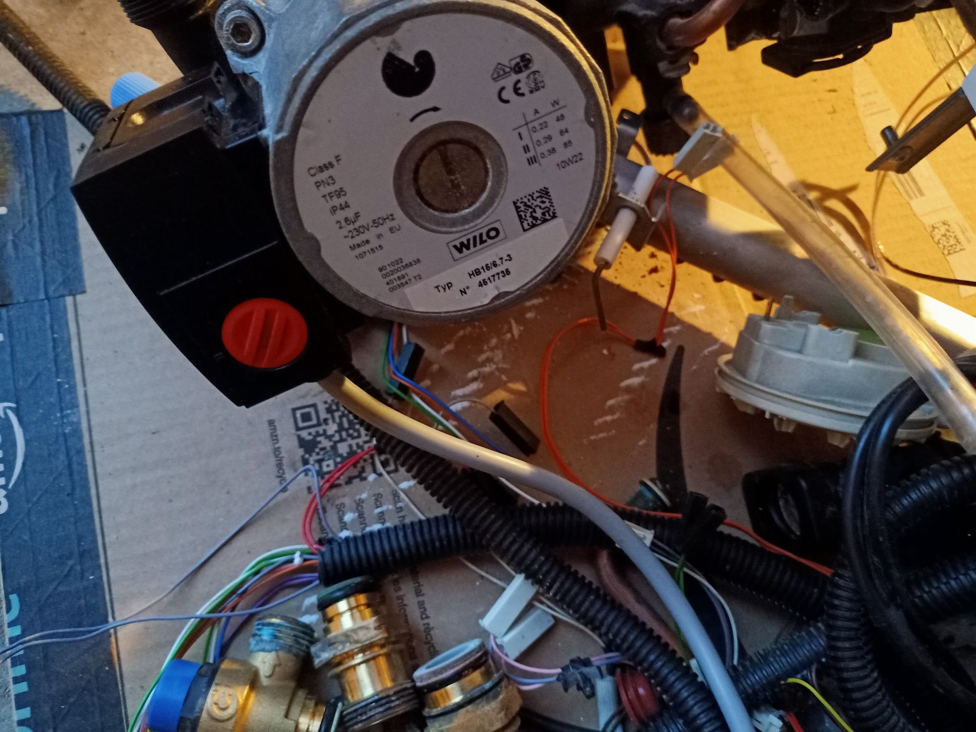 Saunier Duval Isotwin F25 nagrzewnica wentylator palnik naczynie wzb.