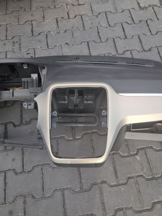 Deska rozdzielcza kokpit Fiat Grande Punto rok 2005 benzyna 1.4 8v