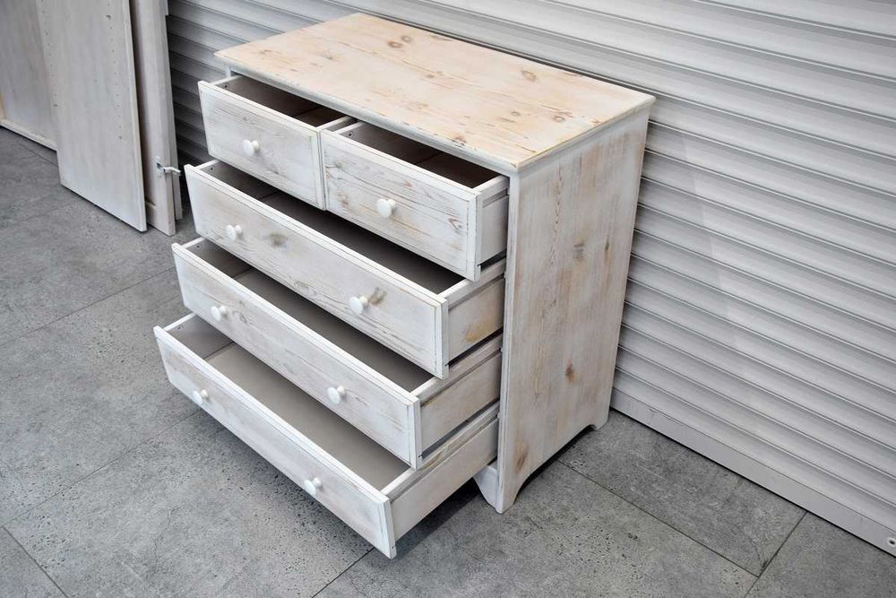 komoda sosnowa z szufladami - jak nowa