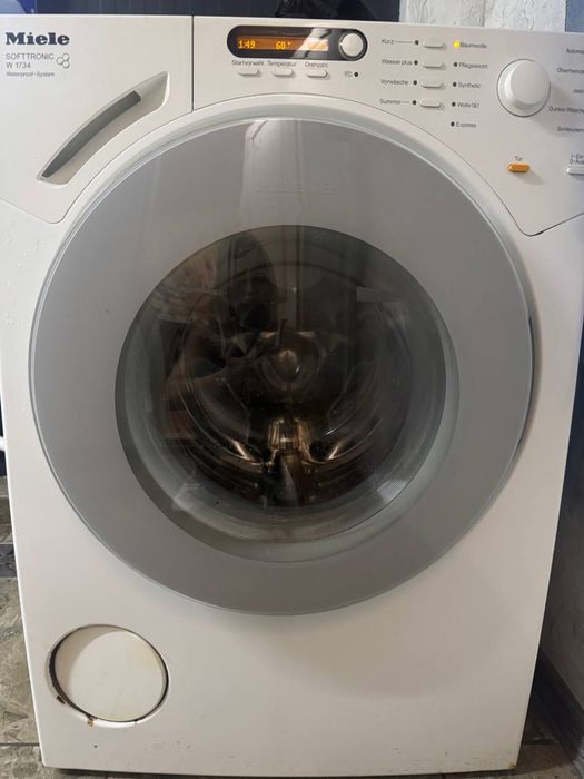 Пральна машинка Miele
