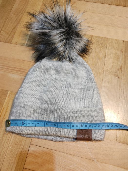 Czapka zimowa damska z pomponem