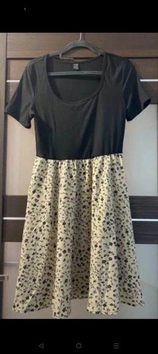 ... Sukienka MIDI ...