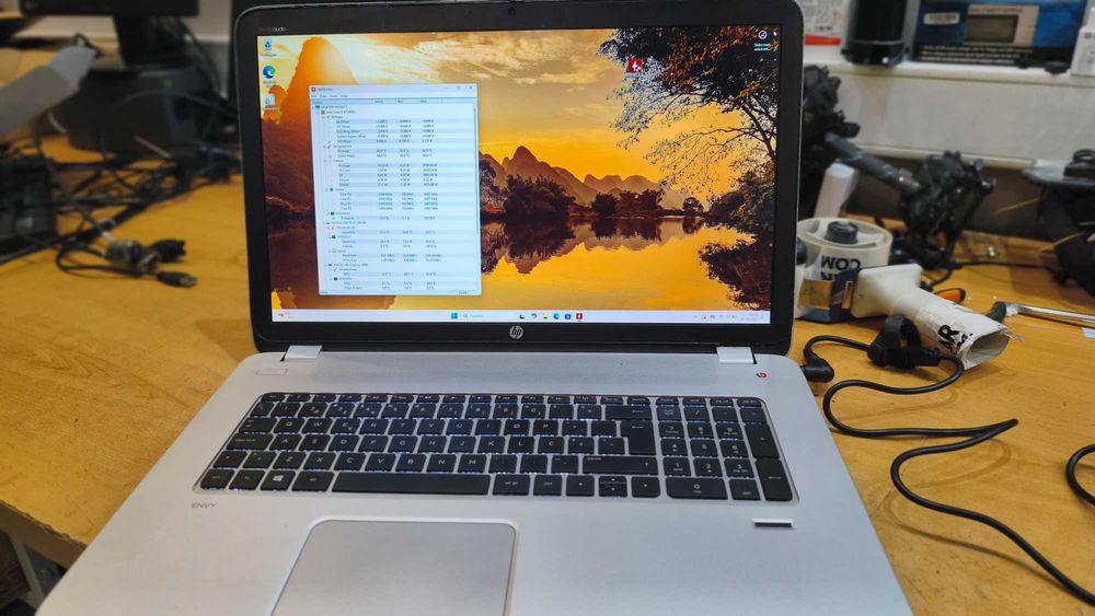 Portátil HP Envy TS 17 - Intel I7 - 16GB - SSD 240GB