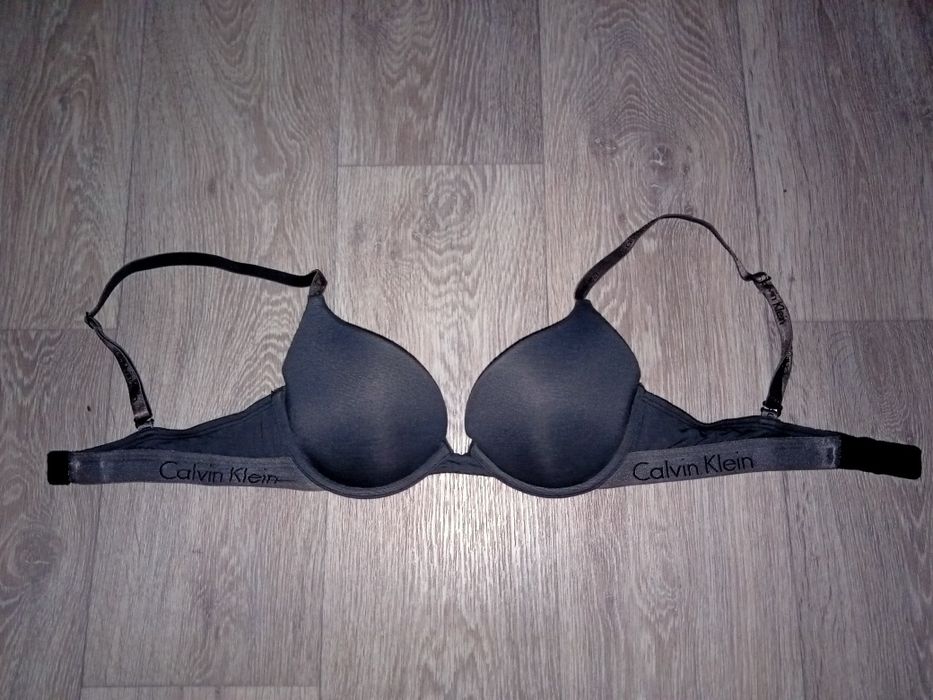 Бюстгальтер Calvin Klein