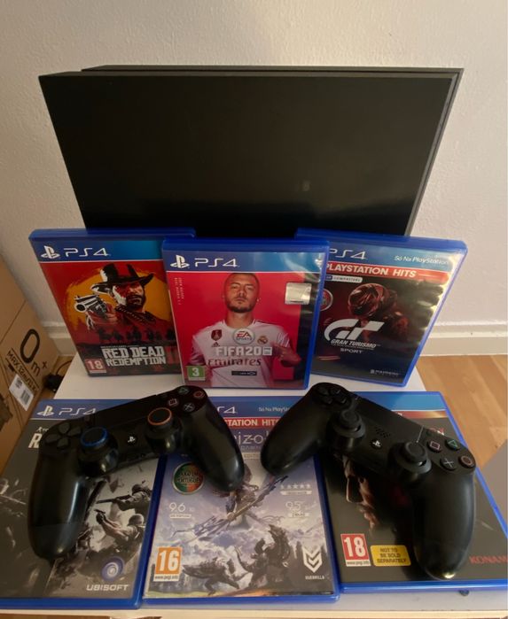 Ps4 com Jogos e comandos