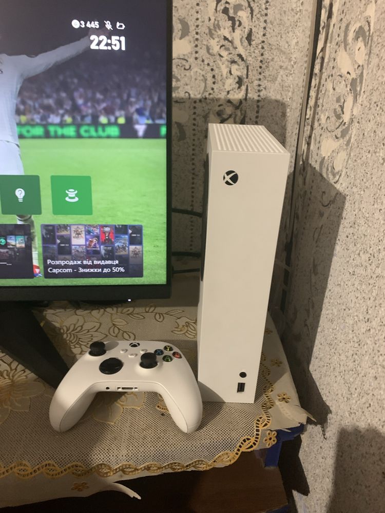 Xbox series s 512 sss чудовий стан, в додаток акаунт з підпискою