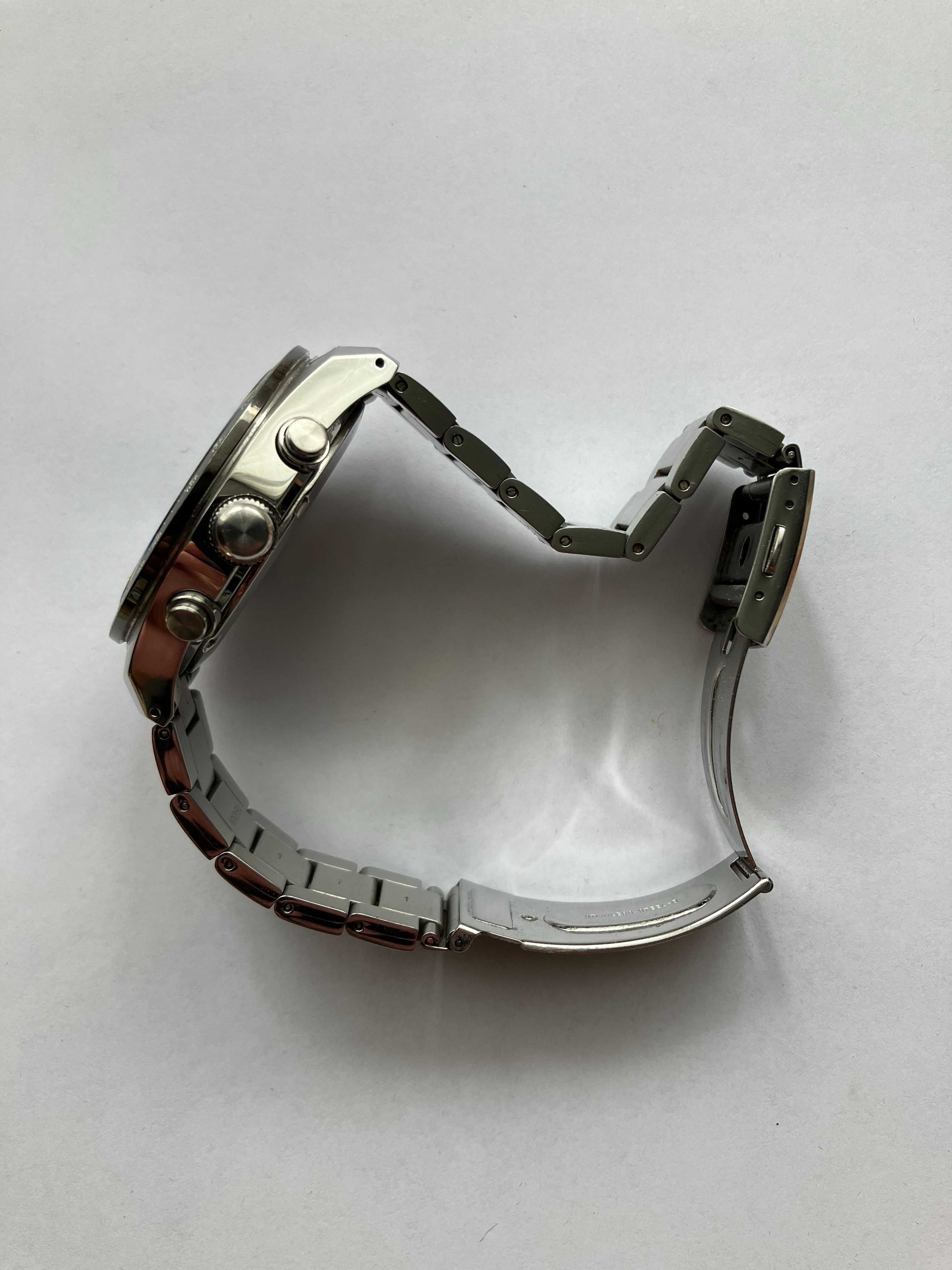 Seiko Solar Chronograph V176-0AY0