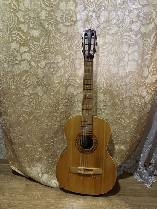 Продам гітару б/у