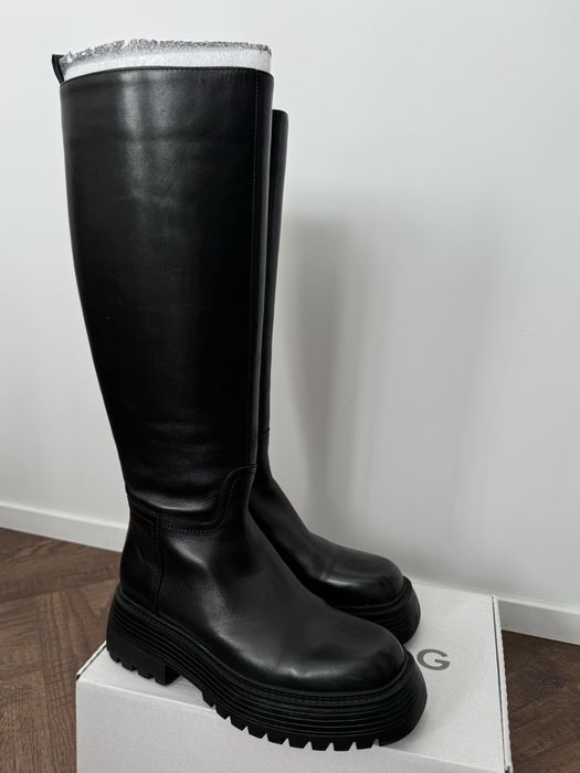 Чоботи демісезонні шкіряні чорні Estro