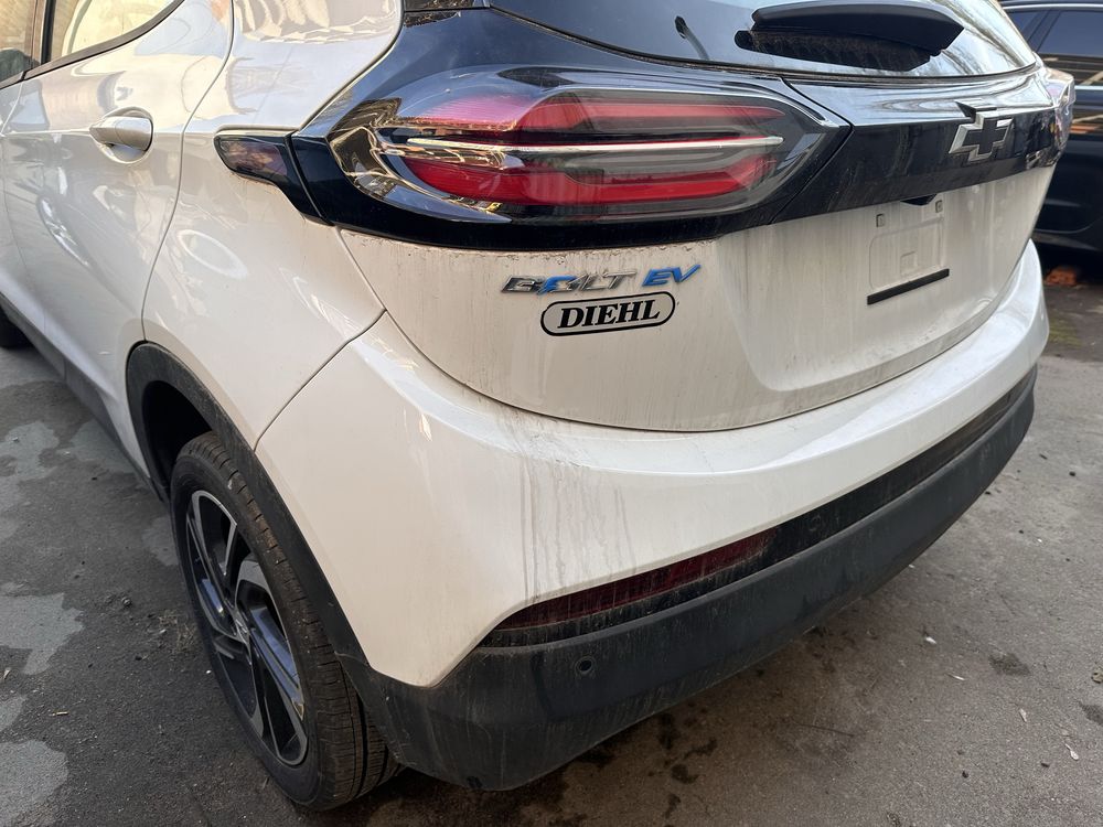 Кришка Багажника Ляда Задня панель Chevrolet BOLT Шевроле Болт