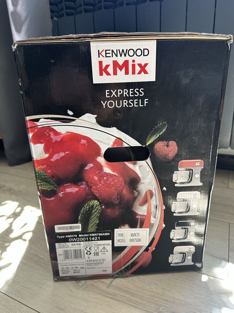 Kenwood KMX750BK Robot Kuchenny, 1000 W, 5 L czerwony