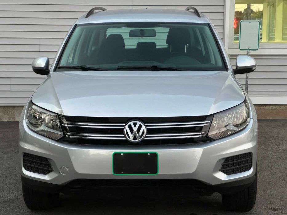 Volkswagen Tiguan S      2015