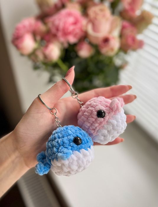 Парні брелочки-кити