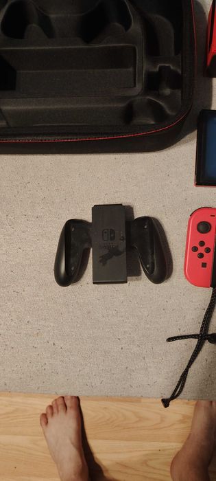 Sprzedam cały komplet konsoli nintendo switch oled