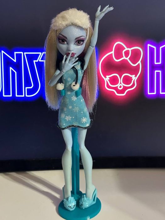 Еббі смертельно втомлені Монстер хай Monster high