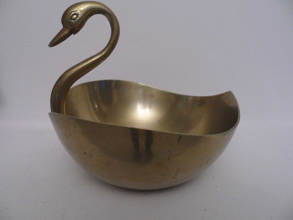 łabędź z mosiądzu