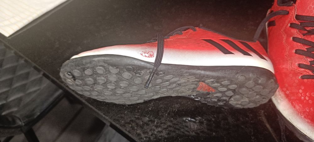 Sapatilhas de futsal adidas