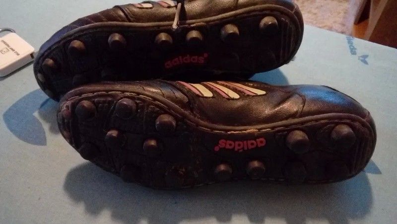 Korki Adidas dla dziewczynki