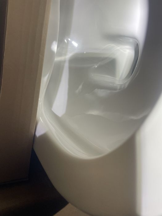 Унітаз Roca в ідеальному стані є 2 шт