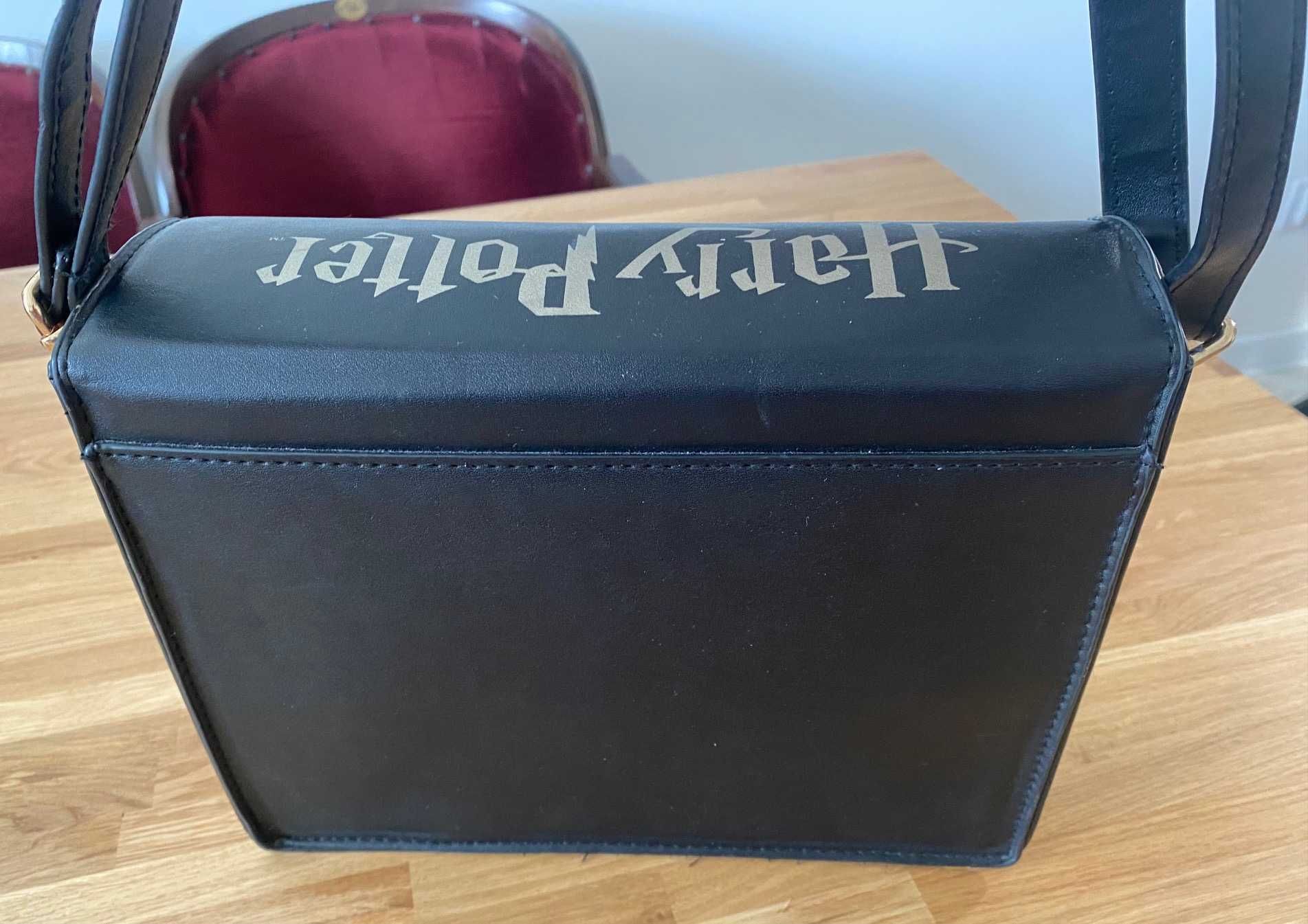 Torebka w kształcie książki Harry Potter, Reserved