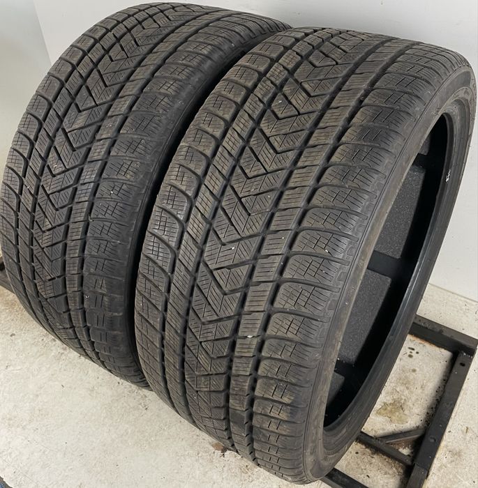 285/35R22 106V Pirelli Scorpion Winter